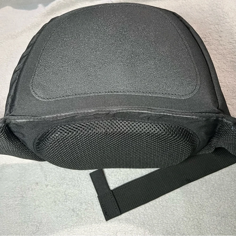 Momcozy baby hip seat carrier - NEW medium - Picture 4 of 7